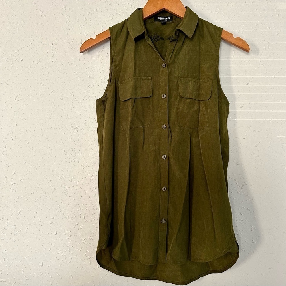 🦋Express Olive Green Black Embroidered Sleeveless Button Down City Shirt Blouse